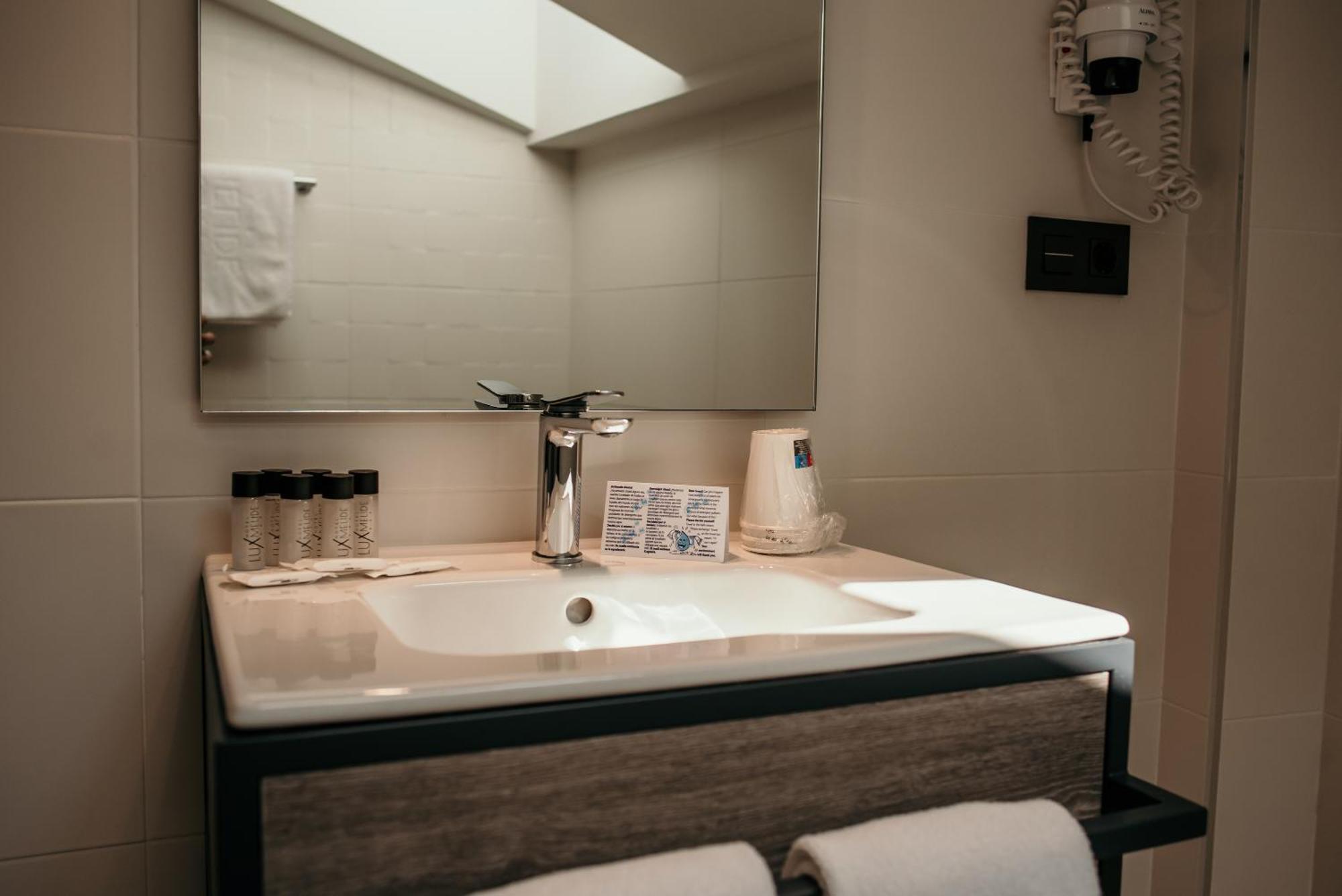 Hotel Lux Мелиде Экстерьер фото